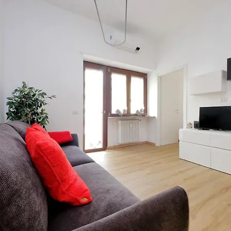 4bnb - Cozy Albornoz Flat * Rome